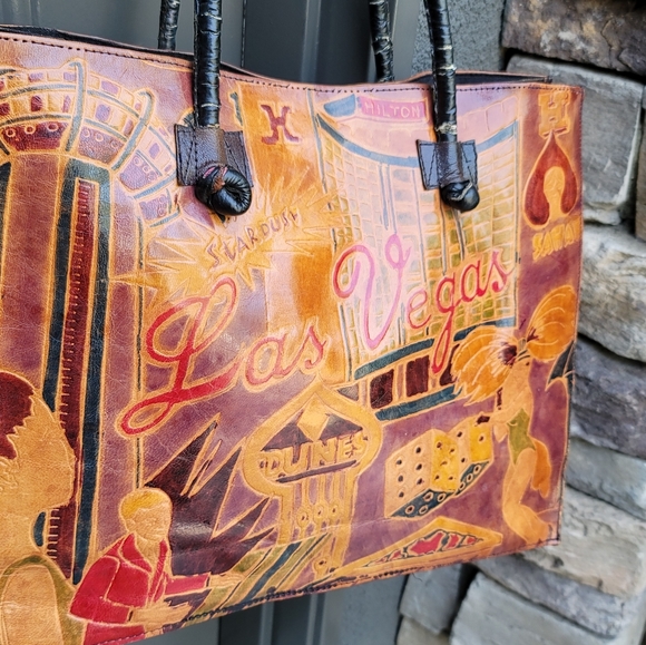 Embossed Las Vegas collectible handbag - Picture 6 of 9